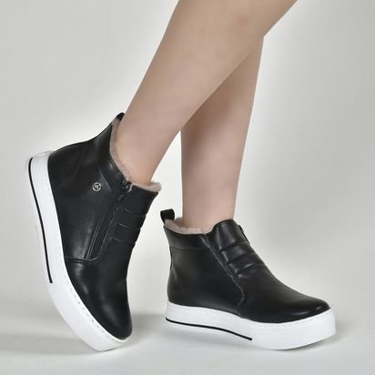 Tenis Casual Abotinado Off white e preto Via Marte Preto 5