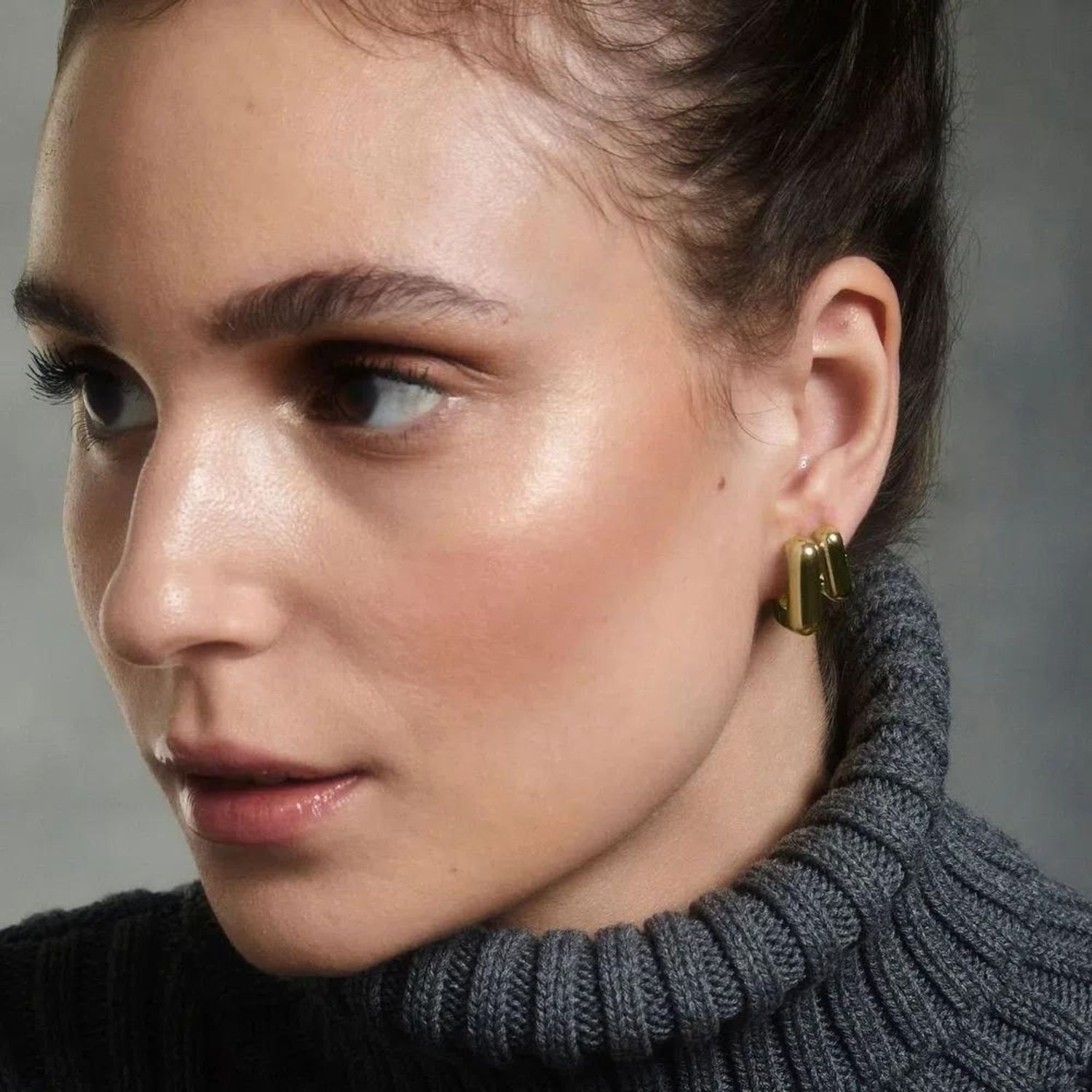 Brinco Argola Quadrada P Dourado Banhado a Ouro 18k Elegante Presente Feminino Dourado 2