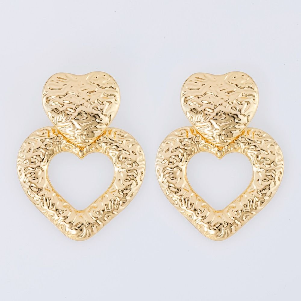 Brinco Love em Banho Ouro