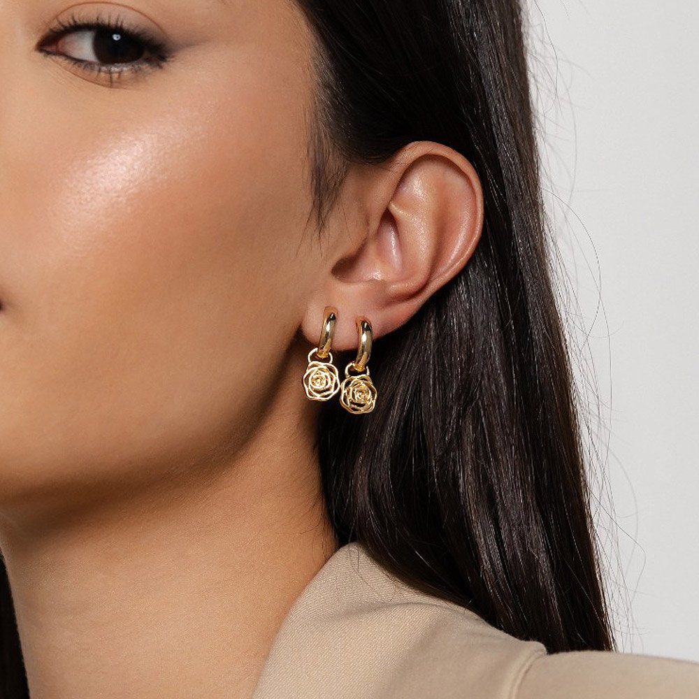 Argolinha Flor em Banho Ouro Dourado 2