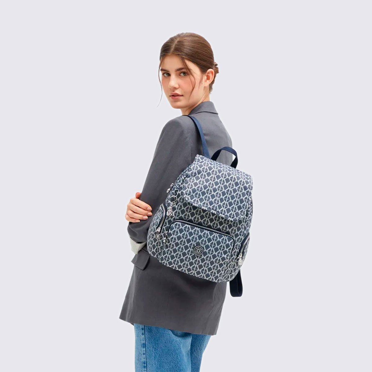 Mochila Kipling City Zip S Estampada I80298DM Preto/Branco 7