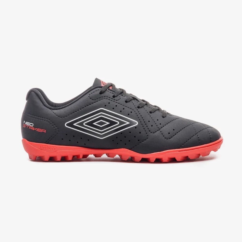 CHUTEIRA UMBRO NEO STRIKER SOCIETY 1294719 PRETO VERMELHO