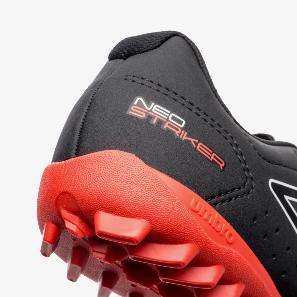 CHUTEIRA UMBRO NEO STRIKER SOCIETY 1294719 PRETO VERMELHO Preto 4
