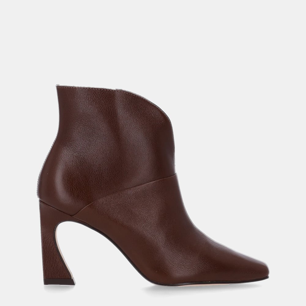 Bota Cano Curto Atacama Trufa - 81100005