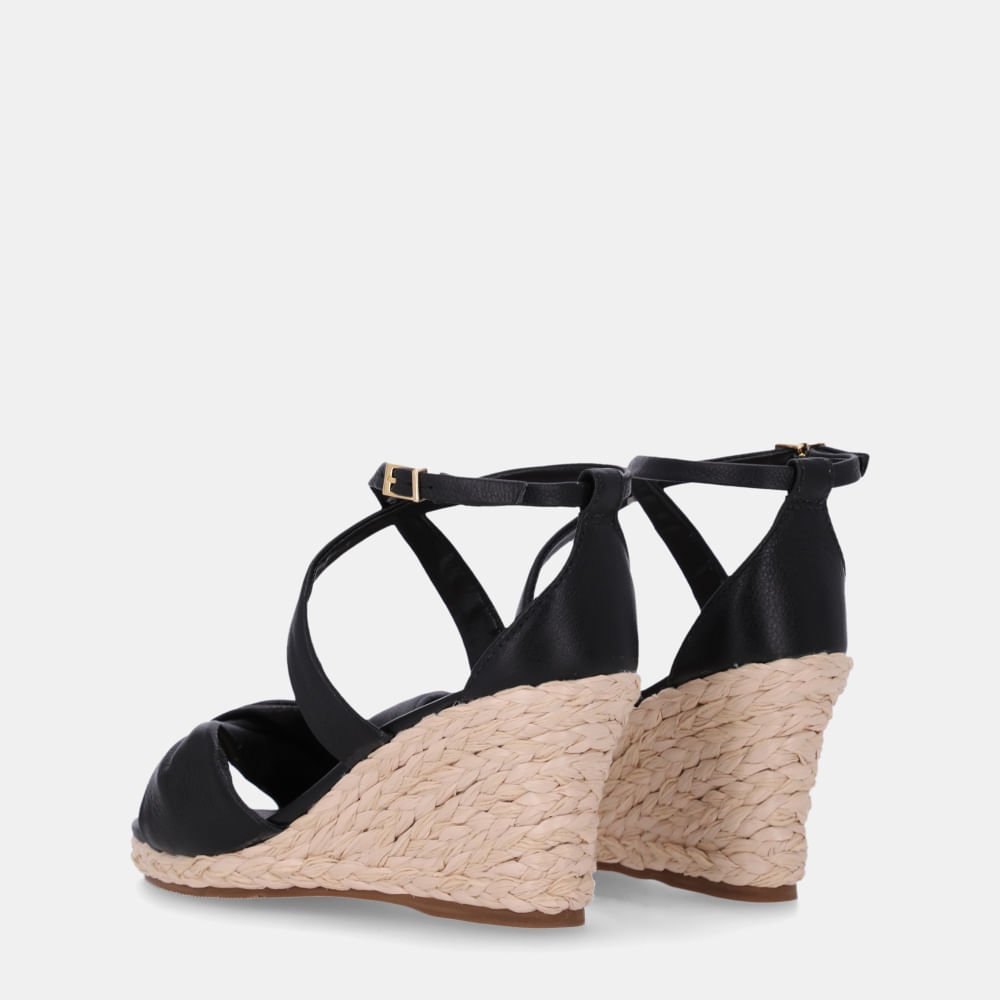 Anabela Saara Preto - 60240010 Preto 3