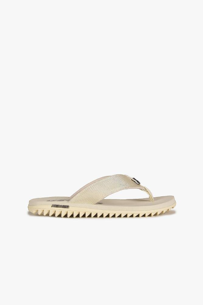 Chinelo Kenner Kivah