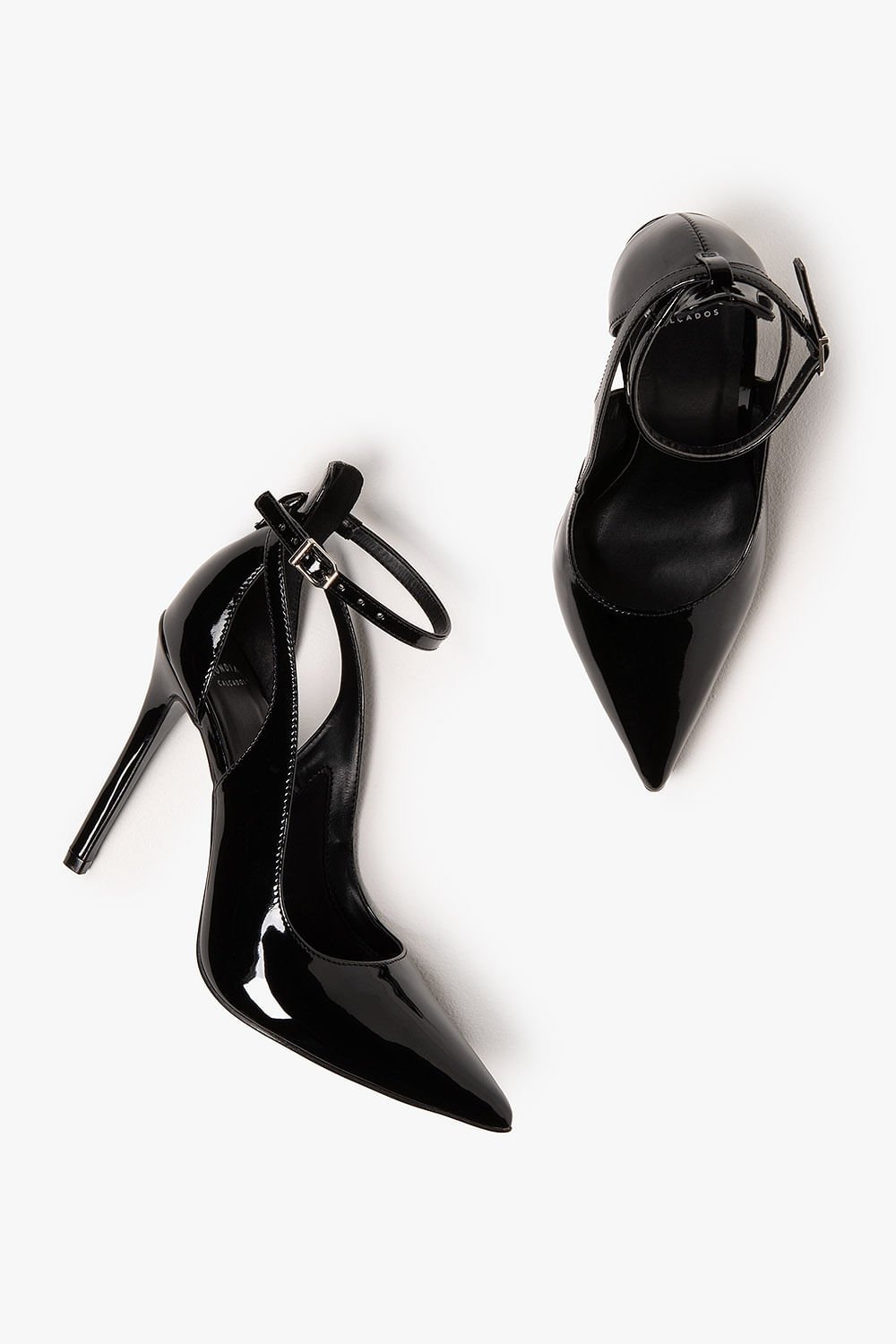 Scarpin Feminino Recorte Salto Alto Mundial Roxanne Preto 4