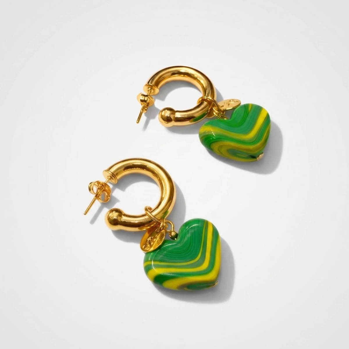 Brinco de Argola Dourado Coração Verde e Amarelo Verde/Amarelo 4