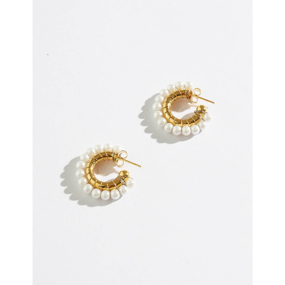Brinco Only Pearls Argola Pérola Vidro Dourado 3