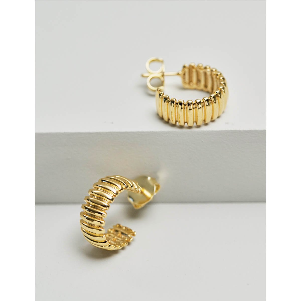 Brinco Argola Textura Dourado