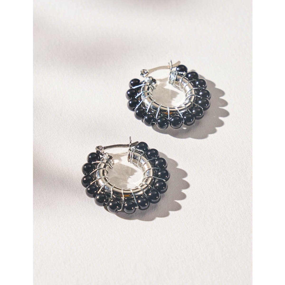 Brinco Argola Bolas Pretas Caviar Silver
