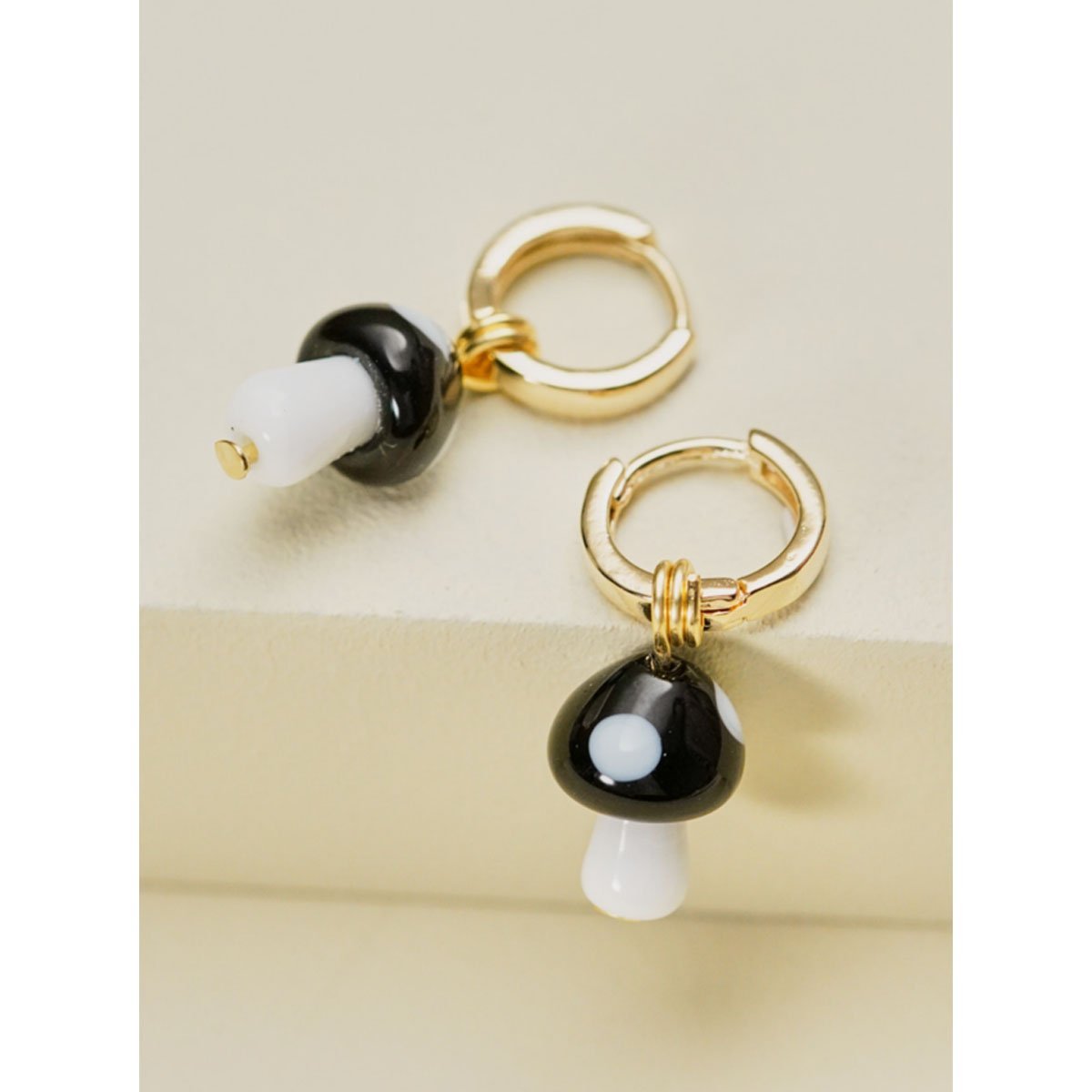 Brinco Cogumelo Preto Preto 4