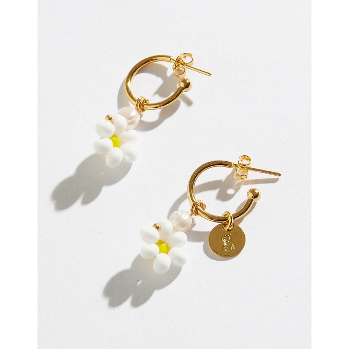 Brinco Daisy Dourado 3