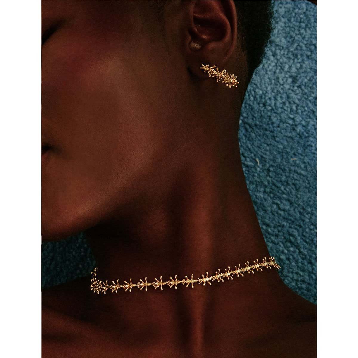 Colar Choker Mini Formigas com Banho Dourado - Semijoia Dourado 4