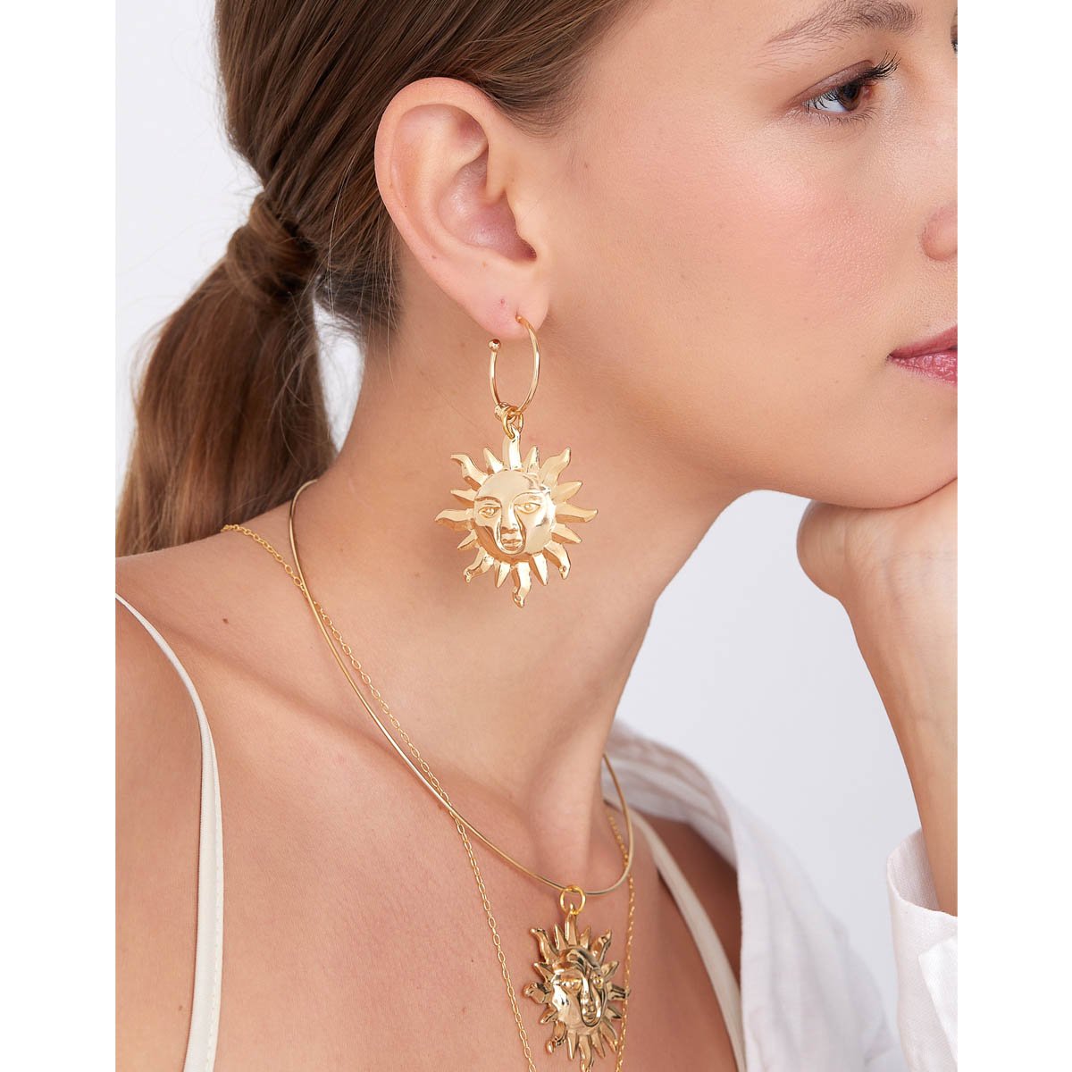 Colar Gargantilha Sol Dourado 5