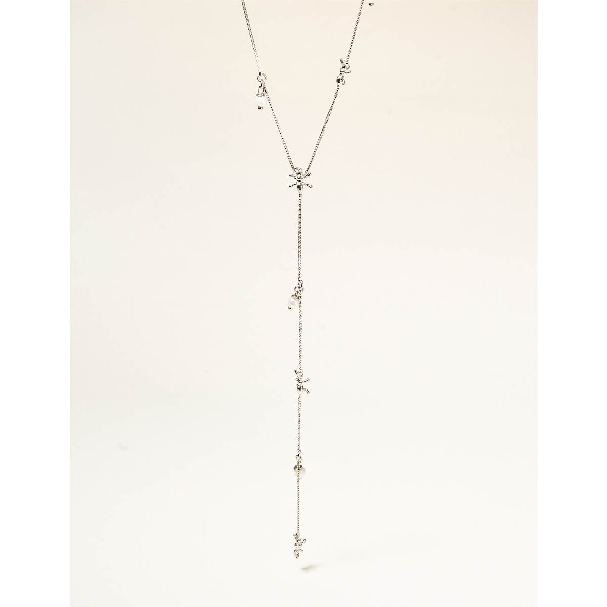 Colar Gravata Mini Formigas com Pérolas Prateado - Semijoia Prata 4