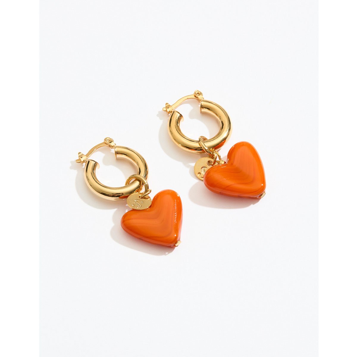 Brinco Coração Laranja Maxi com Banho Dourado