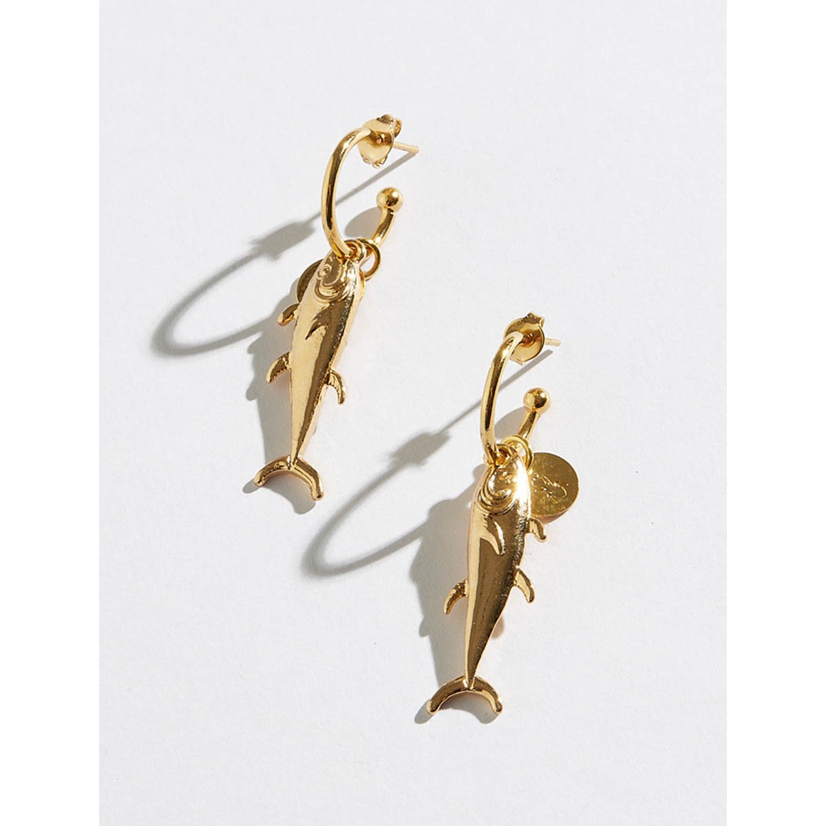 Brinco Ahi com Banho Dourado