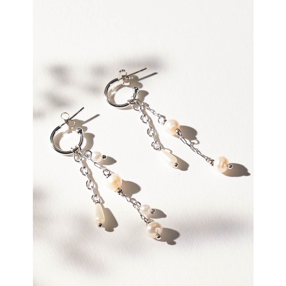 Brinco Essential Pearls Silver com Banho Prateado