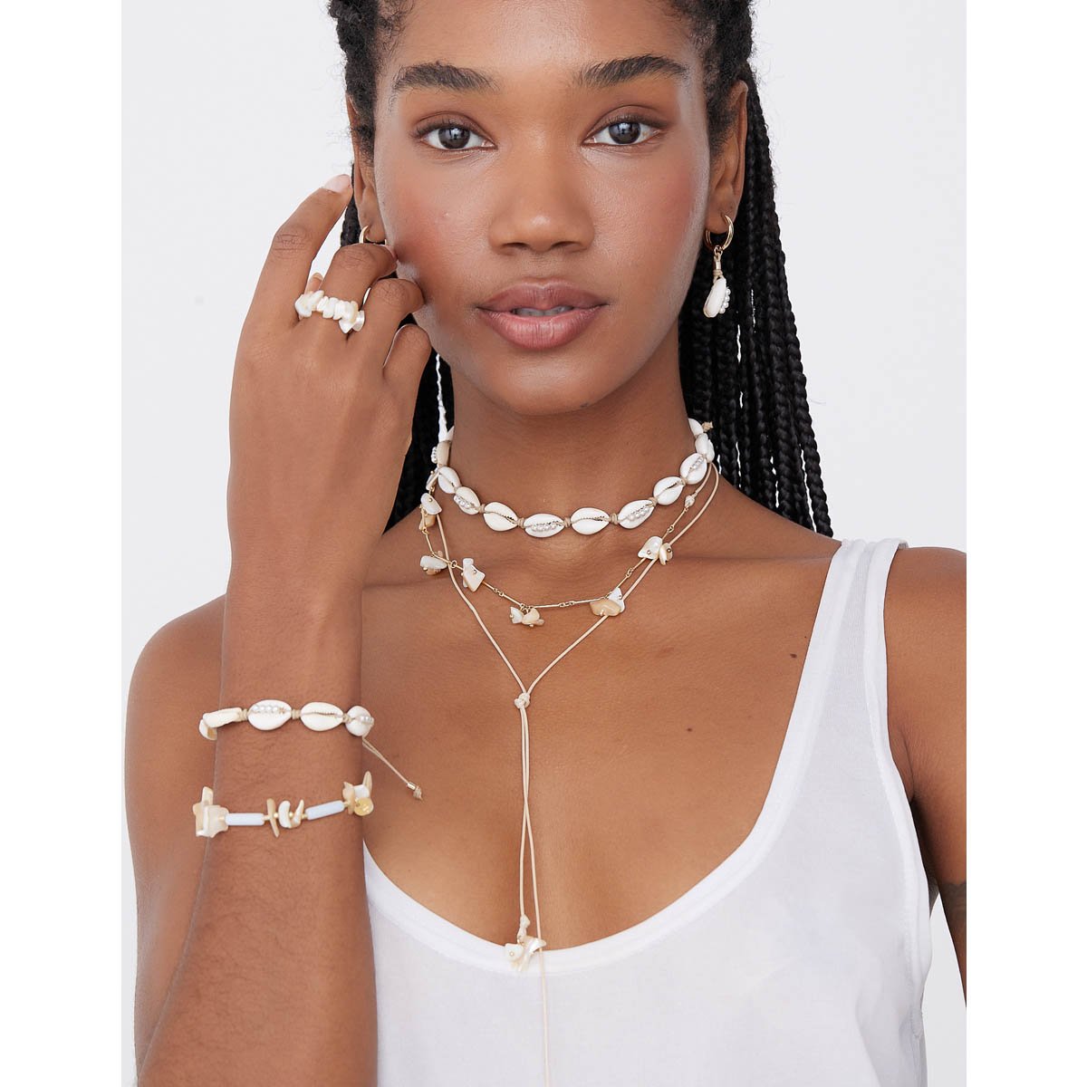 Pulseira Búzios E Pérolas Macramê com Banho Dourado Marrom 4
