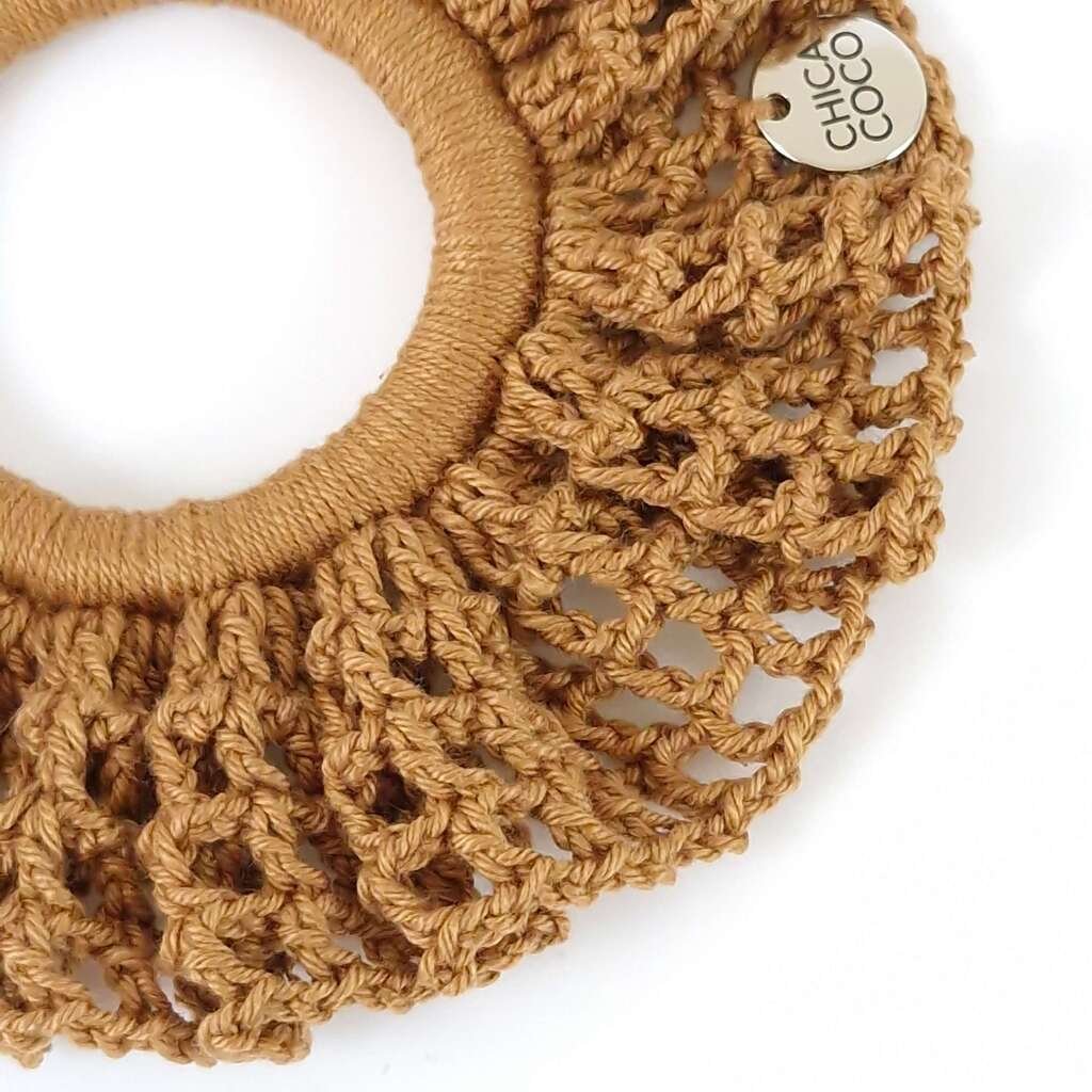 Scrunchie Redinha em Crochê Craft Marrom 2