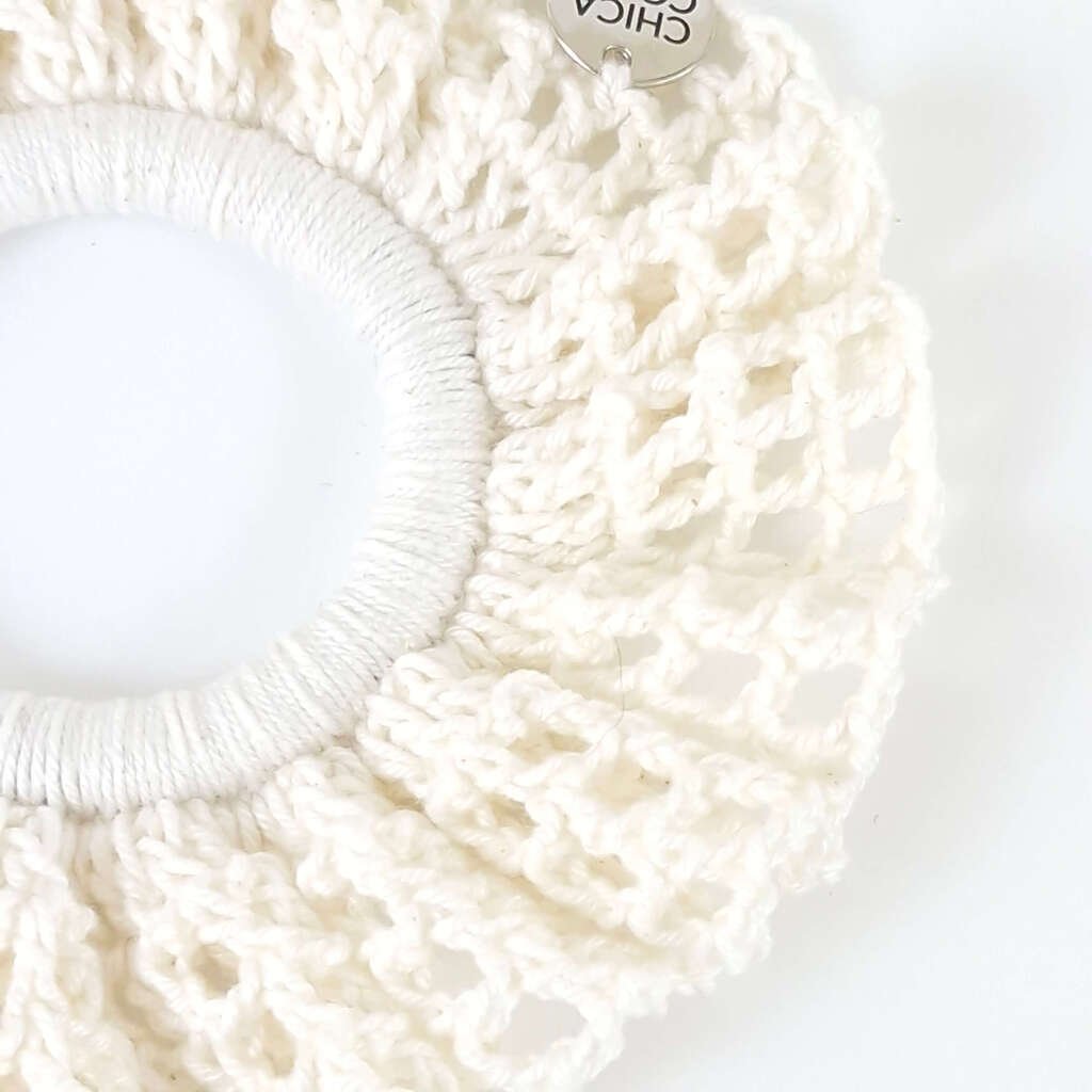 Scrunchie Redinha em Crochê Off White Branco 2