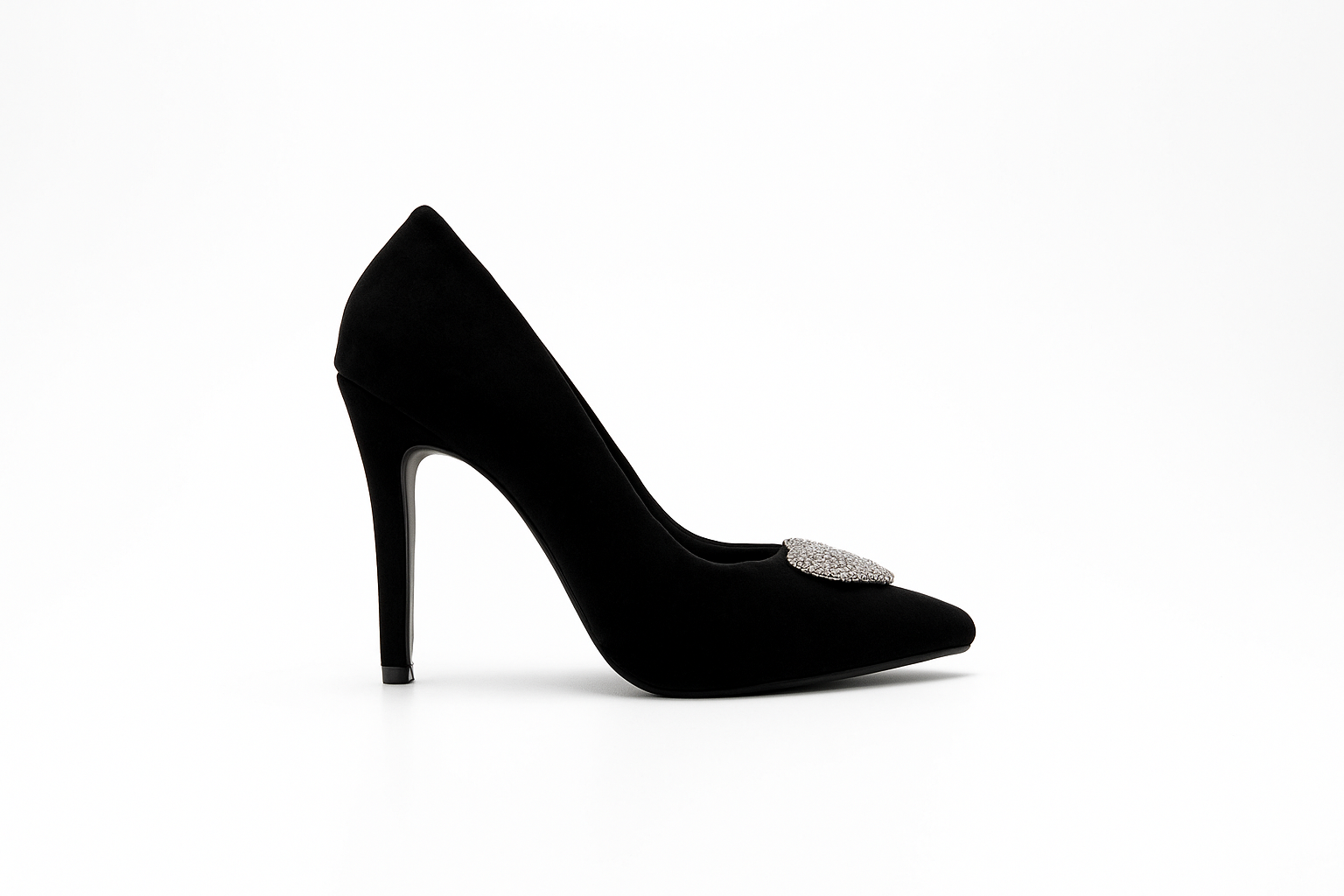 Scarpin Camurca Heart Preto Queops 