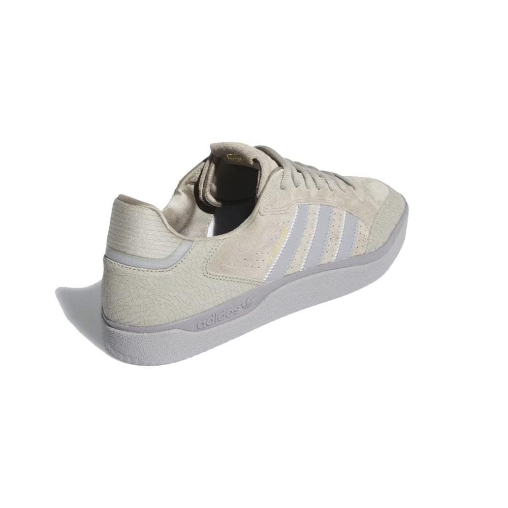 Tênis Adidas Tyshawn Low Silver Pebble Grey Three Gold Metallic Bege 3