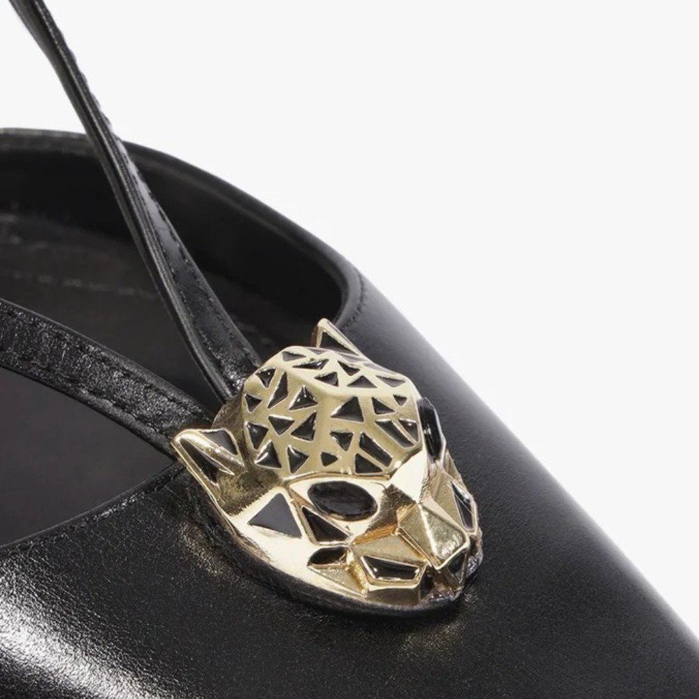 Scarpin Slingback Leoness Adorno Leão Preto 5