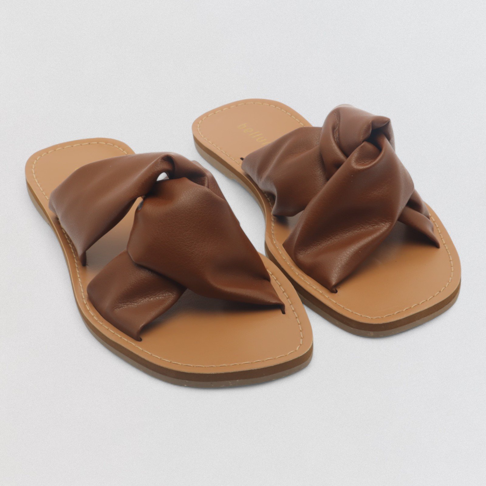 Chinelo Feminino Belluno Couro Tiras Cruzadas Fofas X Marrom 4