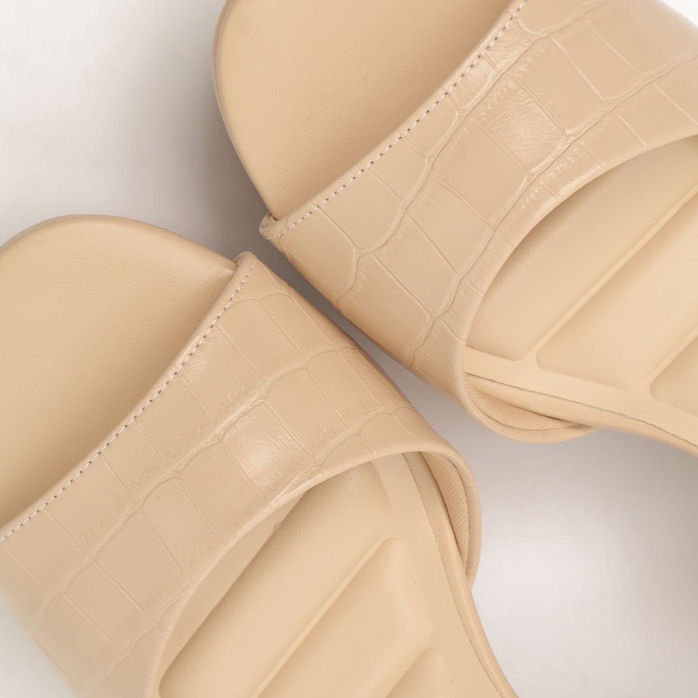 Sandália Feminina Sapato Da Corte Salto Bloco Médio Meia Pata Convencional Off White 9