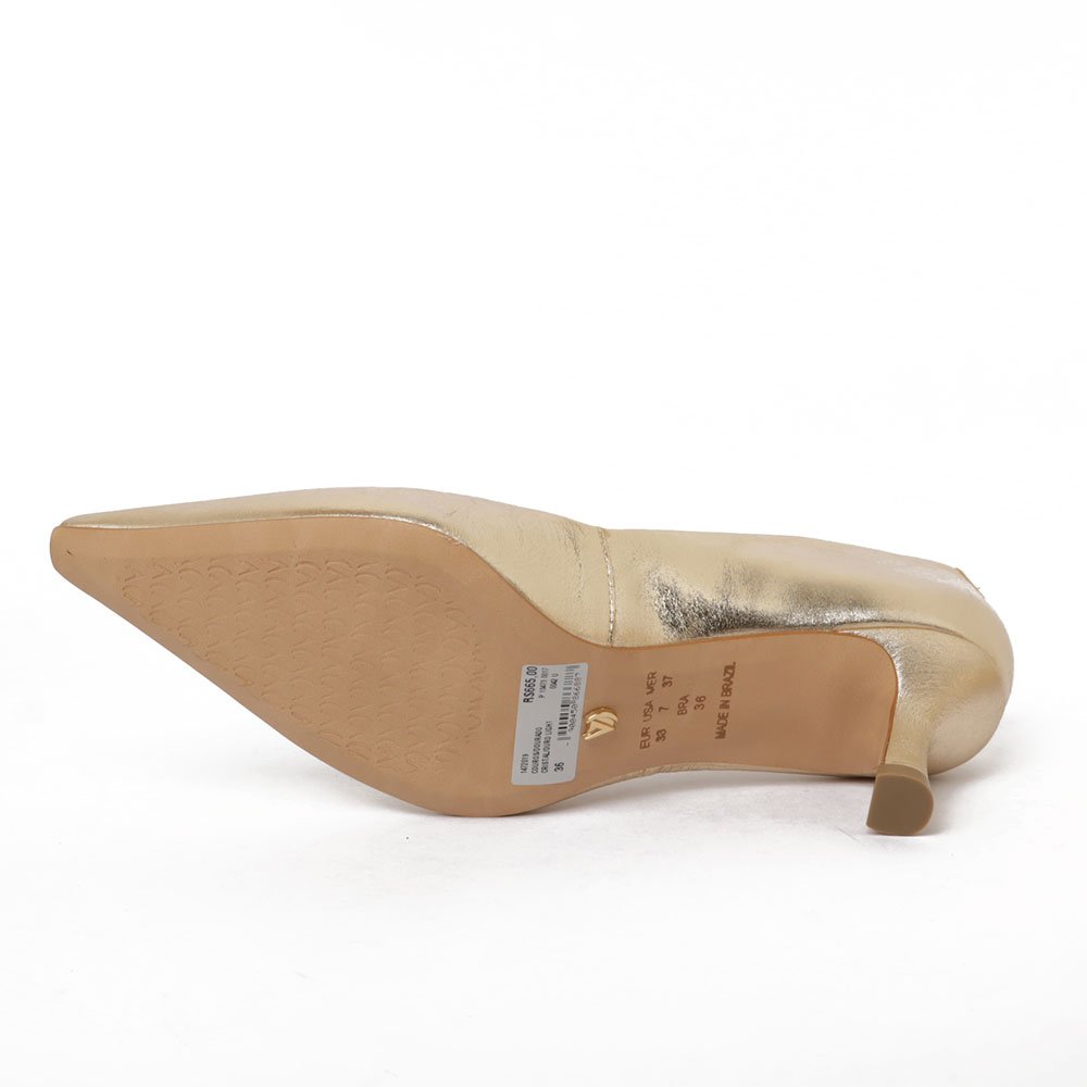 Scarpin Vicenza Salto Médio Alongado Bico Fino Couro Dourado 9