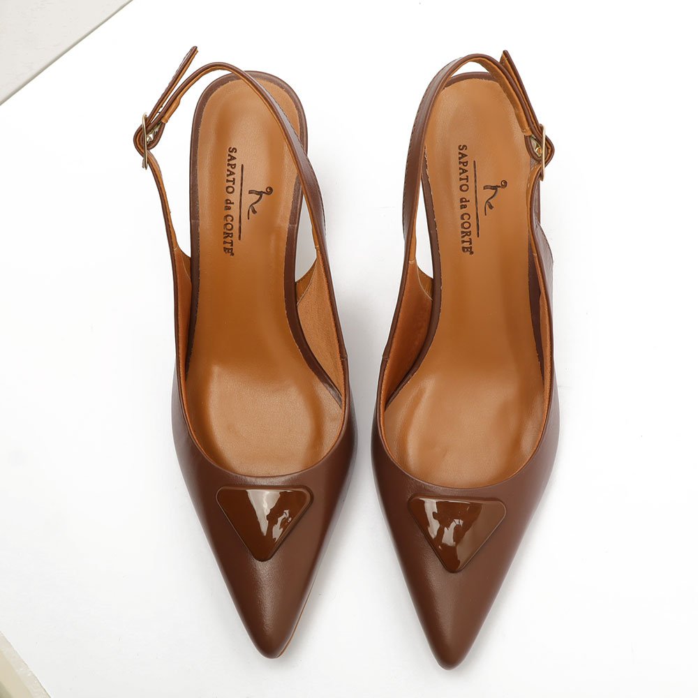 Slingback Sapato Da Corte Couro Salto Médio Detalhe Triângulo Café 5