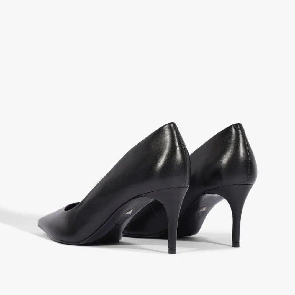 Scarpin Schutz Lena Low Couro Preto 2
