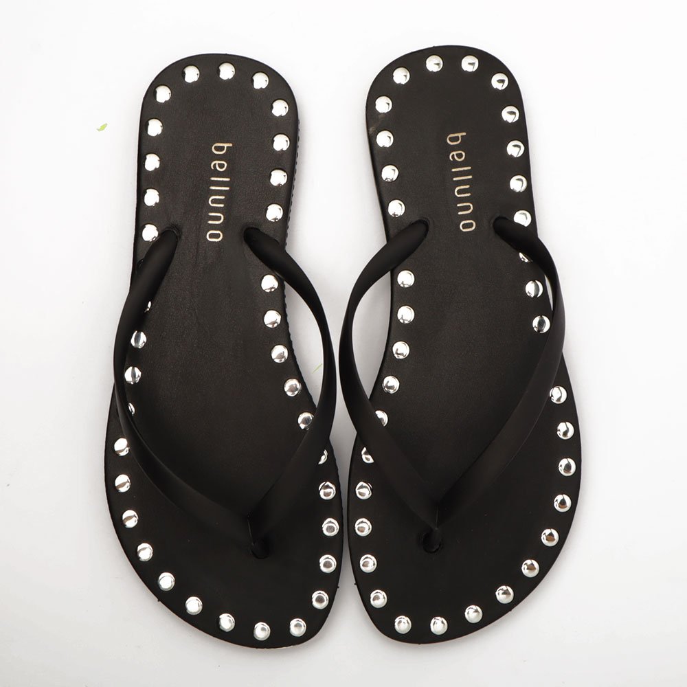 Chinelo Feminino Belluno Havaí Tachas Preto 4