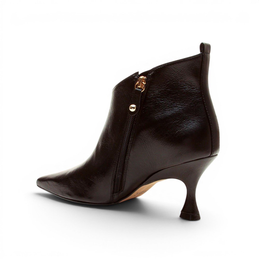 Bota Feminina Cecconello Cano Curto Assimétrico Salto Médio Couro -Produto 10 Preto 4