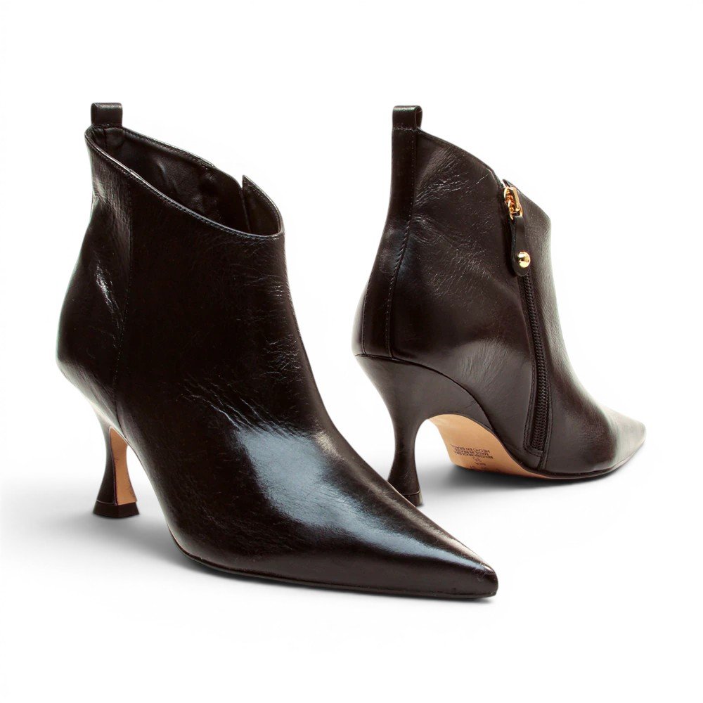 Bota Feminina Cecconello Cano Curto Assimétrico Salto Médio Couro -Produto 10 Preto 5