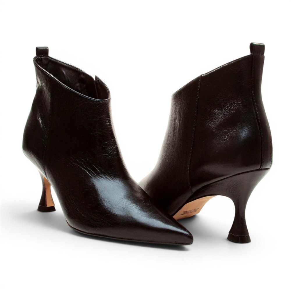 Bota Feminina Cecconello Cano Curto Assimétrico Salto Médio Couro -Produto 10 Preto 6
