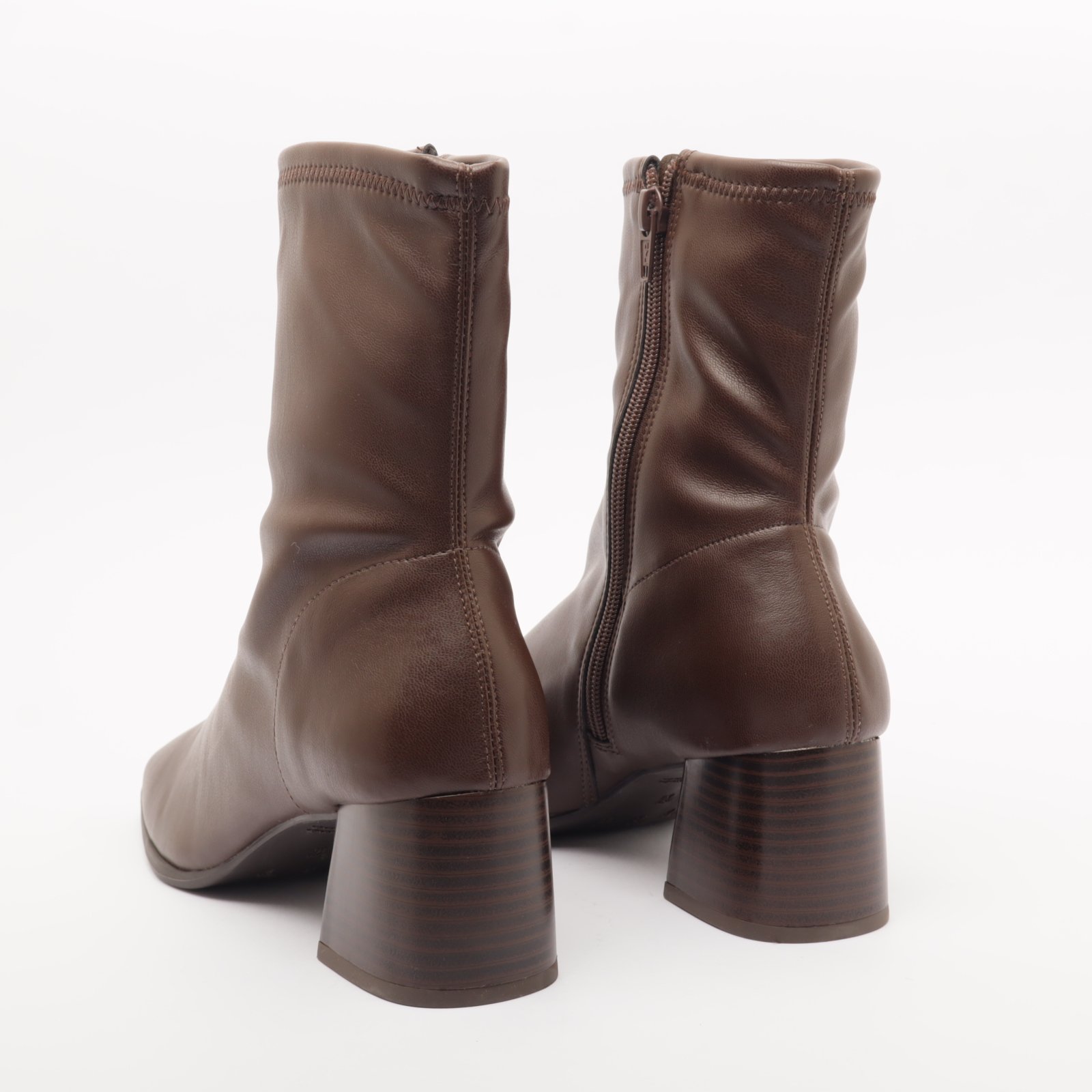 Bota Feminina Giulia Domna Salto Bloco Médio Cano Baixo Strech Marrom 4