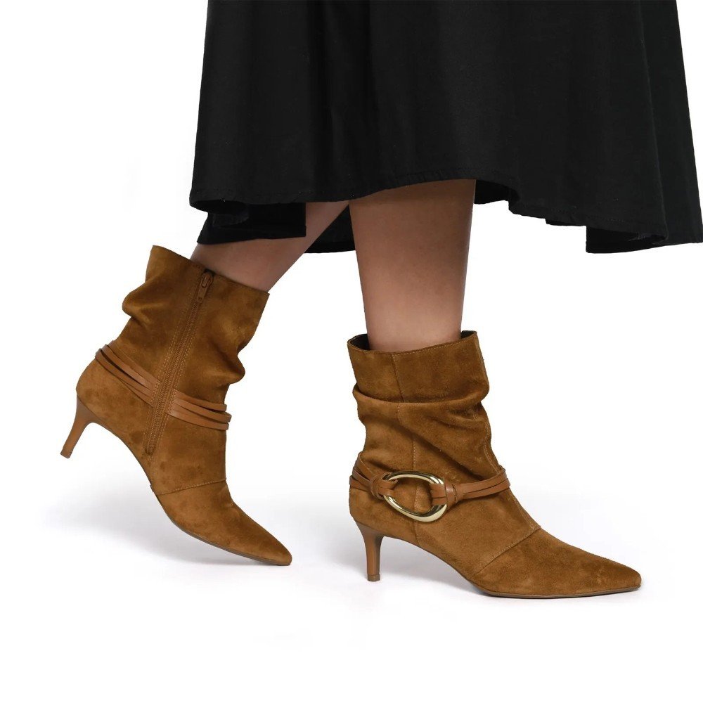 Bota Feminina Giulia Domna Salto Fino Médio Cano Franzido - Produto 37 Caramelo 2