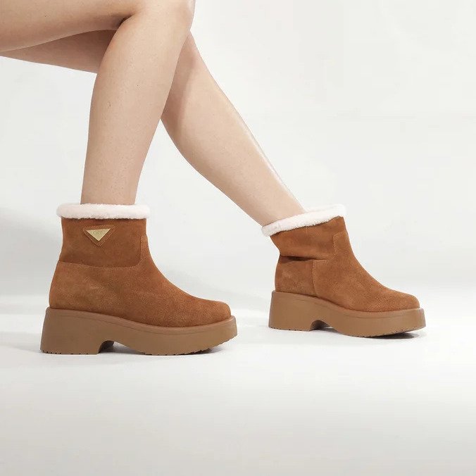 Bota Ivy Schutz Bico Redondo Marrom 2