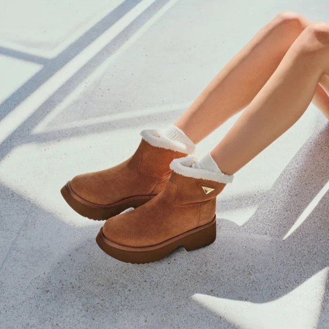 Bota Ivy Schutz Bico Redondo Marrom 3