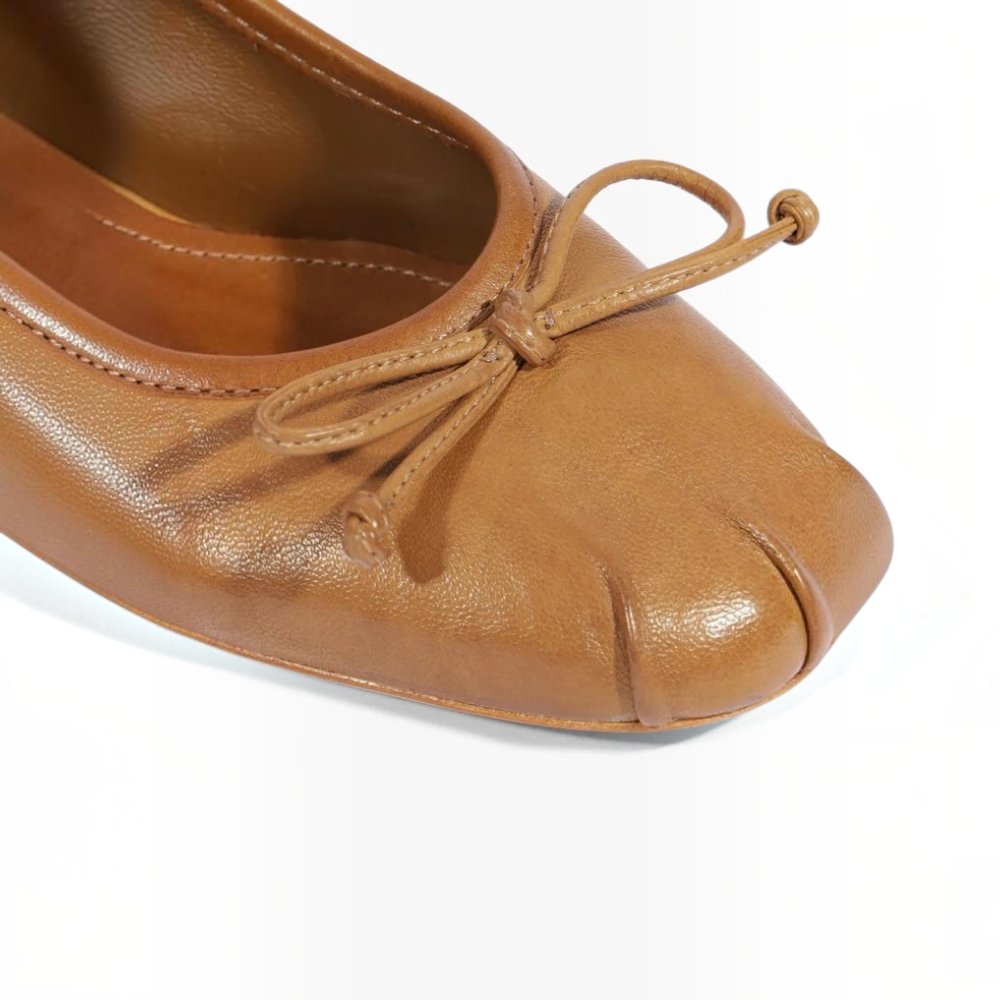 Scarpin Schutz Bico Redondo Laço Couro Marrom 6