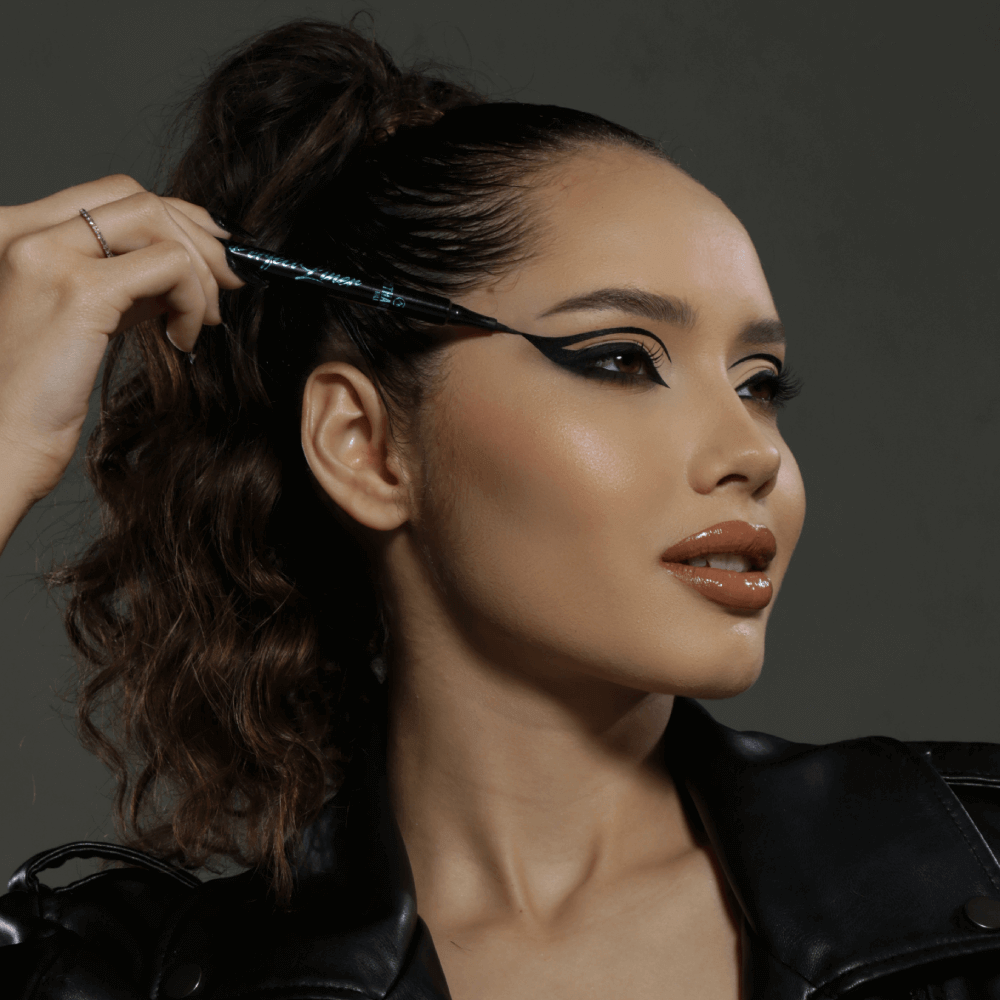 Perfect Liner - Caneta Delineadora - Catharine Hill Preto 4