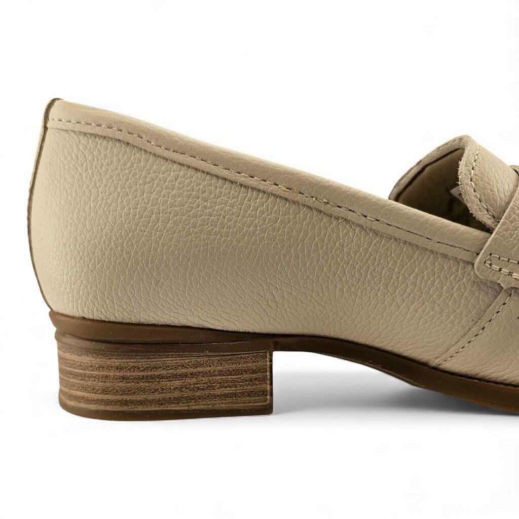 Sapato Feminino Pegada Mocassim Couro Loafer Corrente Dourada - 222001 Creme 4