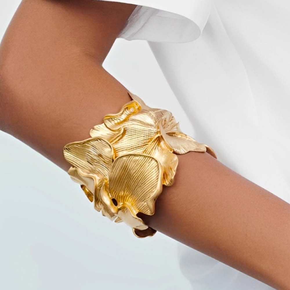 BRACELETE METALICO TEXTURIZADO