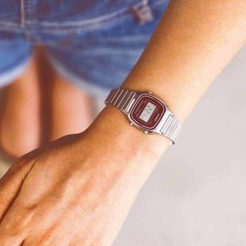 Relógio Casio Feminino Vintage LA670WA-4DF. Prata 4