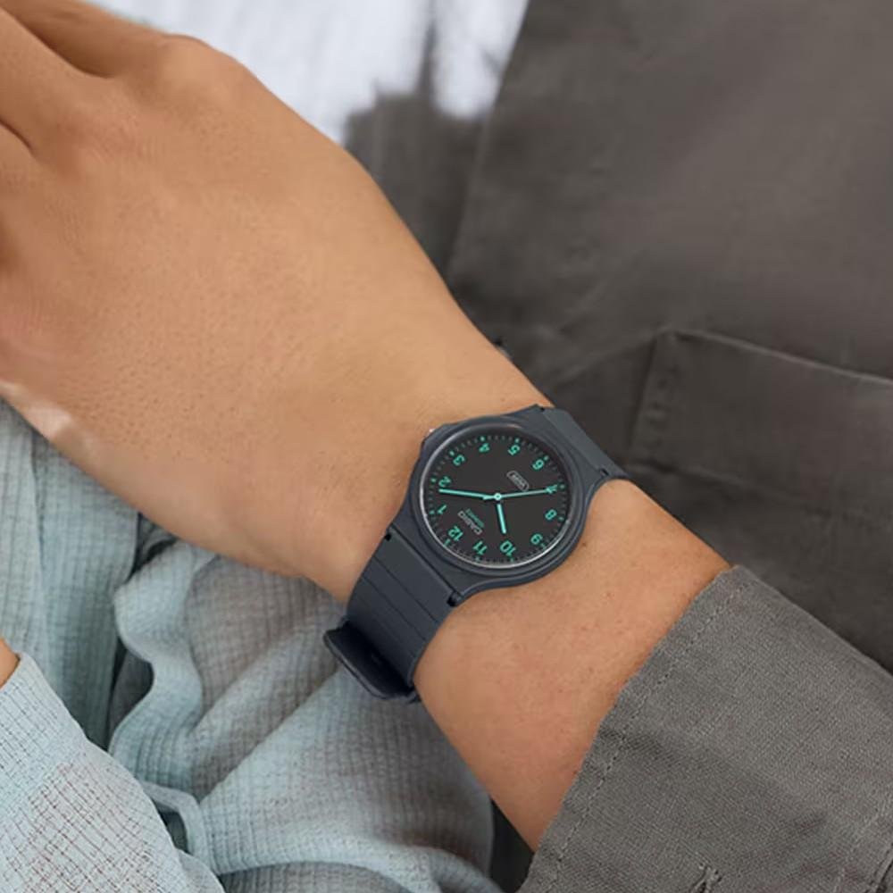 Relógio Casio MQ-24B-8BDF Preto 3
