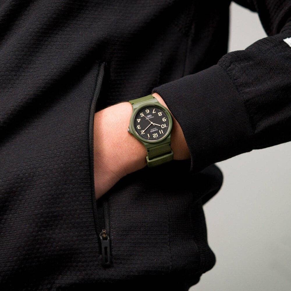 Relógio Casio Feminino MQ-24UC-3BDF Verde 4