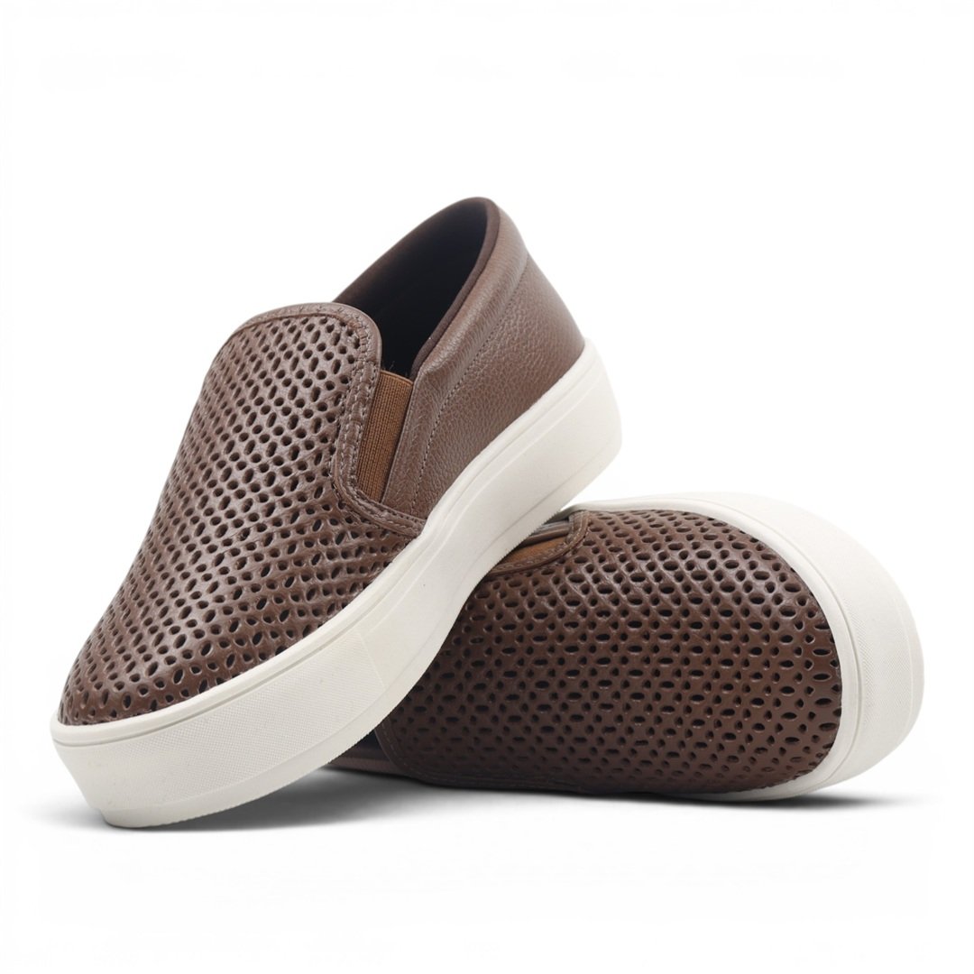 Tênis Slip On Furadinho Couro Marrom 2